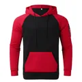 Felpa da uomo raglan rossa e nera con tasca con cerniera sul braccio e cappuccio - Taglia S / Rosso/Nero