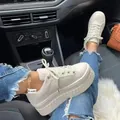 Modische cremeweiße Plateau-Sneaker für Damen mit dicker Sohle und lässigem Schnürdesign - Gebrochenes Weiß