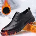Herren Brogue-Schuhe aus echtem schwarzem Leder mit warmem Fleecefutter und Flügelkappe - 38 / Britisch Geschnitzt Warm Plüsch (1607M-1) / Schwarz