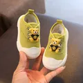 Adorable green baby canvas walking shoes featuring a cartoon bear design and soft sole - Size 17 (Inner Length 12.5cm) / Green (2280)