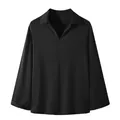 Camisa informal de hombre negra con cuello en V, corte holgado y tejido drapeado fino - M / Tops / Negro