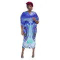 Vista completa del vestido midi azul con escollo en V, estampado abstracto y manga murciélago. - Estampado Óleo Morado Azul