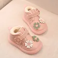 Süße rosa Baby-Schneestiefel für Mädchen mit Blumenapplikationen und warmem Plüschfutter - Größe 15-19 / Rosa Drei Blumen (5er Pack)