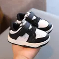 Zapatillas clásicas para niños pequeños en blanco y negro con correas de velcro para el uso diario - Talla 16 / Negro