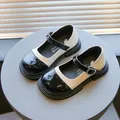 Zapatos Mary Jane clásicos para niñas con diseño bicolor en negro y beige charol - 21 / Blanco Roto