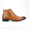 Elegante stivaletto Chelsea marrone da uomo con stampa coccodrillo e punta quadrata. - 40 / Cammello