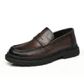 Klassieke bruine leren penny loafers met een dikke zwarte rubberen zool voor heren - Bruin
