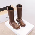 Stilvolle braune hohe Mädchenstiefel mit klassischem Design und Reißverschluss für Herbst und Winter - 26 / Braun