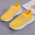Gelbe atmungsaktive Strick-Laufschuhe für Damen mit funkelnden Strasssteinen Dekor - Gelb