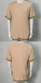 Vorder- und Rückansicht eines Herren-Strick-Kurzarmshirts mit gestreiftem Saum-Besatz. - Khaki