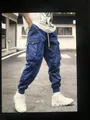 Locker geschnittene blaue Cargohose für Herren mit Taschen und Rippbündchen - Marineblau