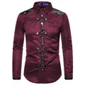 Elegante camicia gotica bordeaux a maniche lunghe da uomo con rivetti e dettagli ad anello - Taglia S / Parte Superiore (C100) / Borgogna