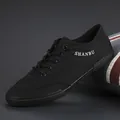 Baskets noires respirantes pour hommes avec semelle plate confortable et lacets bas - 38 / Tout Noir