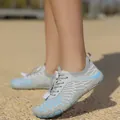 Ademende grijze waterschoenen met blauwe accenten voor buitenwandelen en strand - 34 / Grijsblauw