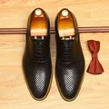 Elegant men's breathable perforated leather Oxford shoes for business and formal occasions - 37 / Black