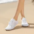 Ademende witte waterschoenen voor strand en zwemmen, sneldrogende aqua - 34 / Wit