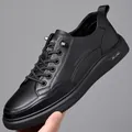 Clásicas zapatillas de cuero genuino negro para hombre con suela gruesa y cordones elegantes - 38 / Negro