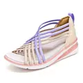Vista detallada de las sandalias de cuña para mujer con tiras elásticas cruzadas - Púrpura