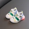 Cartoon Baby Sandalen mit LED-Blinklichtern und rutschfester weicher Sohle für Kleinkinder - 718 Stil / 5 Paare / Weiß