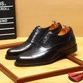 Elegante schwarze Oxford-Schuhe aus Leder für Herren, Business oder Hochzeit. - Schwarz