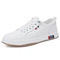 Casual witte leren sneakers voor heren met getextureerde details en stijlvolle driekleurige accenten - Wit