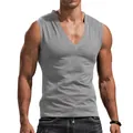 Primo piano di una canotta grigia da uomo con scollo a V, vestibilità slim fit - Grigio chiaro