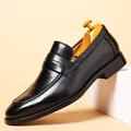 Mocasines de cuero negro elegantes para hombre ideales para negocios y uso casual - 38 / Negro