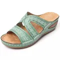 Detalle de sandalias de cuña para mujer con bordado floral verde menta y suela gruesa cómoda - 35 / Verde