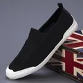 Atmungsaktive schwarze Herren-Slipper aus Segeltuch mit leichter weißer Gummisohle - 38 / Schwarz Weiß