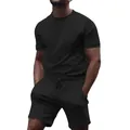 Vista detallada del conjunto deportivo de camiseta negra y pantalón corto para hombre - Negro