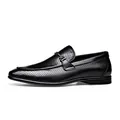 Mocasines clásicos de cuero negro para hombre con diseño perforado y hebilla de metal - 38 / Negro