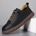 Zapatos casuales de cuero perforado para hombre en negro con suelas gruesas marrones - Negro Calado