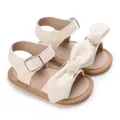 Entzückende cremefarbene Baby-Mädchen-Sandalen aus PU-Leder mit großem Schleifenmotiv - Innenlänge 11cm / Weiß