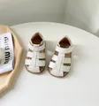 Sandales romaines blanches pour bébés filles avec semelle souple style d'été chic - Blanc