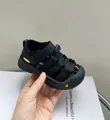 Sandales de sport d'extérieur noires pour enfants avec embout de protection et semelle souple - 22 (Intérieur 14cm / Pour Pied 13-13.5cm) / Noir