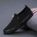 Schwarze Herren-Slipper-Sneaker aus atmungsaktivem Stoff mit trendiger flacher Sohle - 38 / Ganz Schwarz