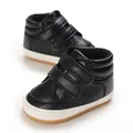 Vista detallada de zapatos de piel negra para bebé niño con doble cierre de velcro - Negro