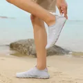 Zapatos de agua grises de malla transpirable con suela de goma antideslizante playa. - 35 / Gris claro