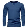 Camiseta Henley azul de manga larga para hombre con bolsillo y cuello de pico con botones - M / Tops / Azul Denim