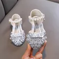 Elegante Mädchen Prinzessin Schuhe in Silber mit Kristallblumen und Perlenriemen - Silber
