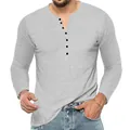 Klassiek lichtgrijs Henley-shirt met lange mouwen voor heren met decoratieve zwarte knopen - Lichtgrijs