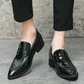 Élégants mocassins noirs brillants pour hommes à bout pointu de style britannique chic - 38 / Noir