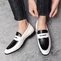 Mocassins élégants bicolores noir et blanc à bout pointu pour hommes - 38 / Blanc et Noir