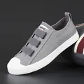 Zapatillas de lona gris transpirable para hombre con bandas elásticas y suela blanca - 38 / Gris (22163)