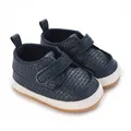 Scarpe da passeggio intrecciate blu scuro per neonati con suole morbide e velcro - Blu scuro