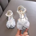 Elegante silberne Mädchen-Prinzessin-Schuhe mit Schmetterlingsschleife und Perlenriemen - 21-25 (Set von 5 Paaren) / Silber