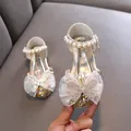 Glitzernde Prinzessinnenschuhe für Mädchen mit Strass-Schmetterling und Perlenriemen - 21 / Gold