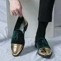 Loafers élégants en velours vert avec bouts fleuris dorés et glands pour hommes style anglais - 38 / Vert