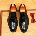 Chaussures richelieu noires pour hommes avec détails en cuir sculpté pour mariage et bureau - Noir