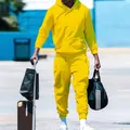 Conjunto de sudadera con capucha y pantalón de chándal amarillo vivo forrado de felpa - Amarillo